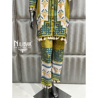 Off White and Parrot Green Cotton Printed Co-ord Set