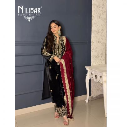Jannat Khurana In Our Black & Maroon Velvet Salwar Suit