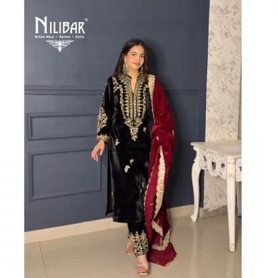 Jannat Khurana In Our Black & Maroon Velvet Salwar Suit