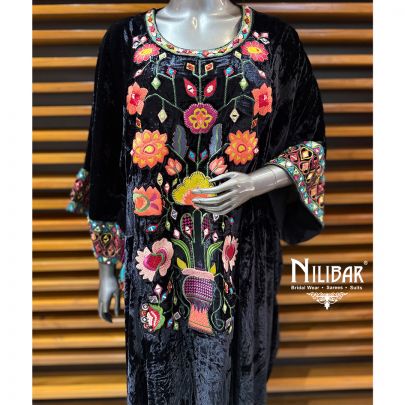 Black Velvet Long Loose Shirt Paired With Loose Pants